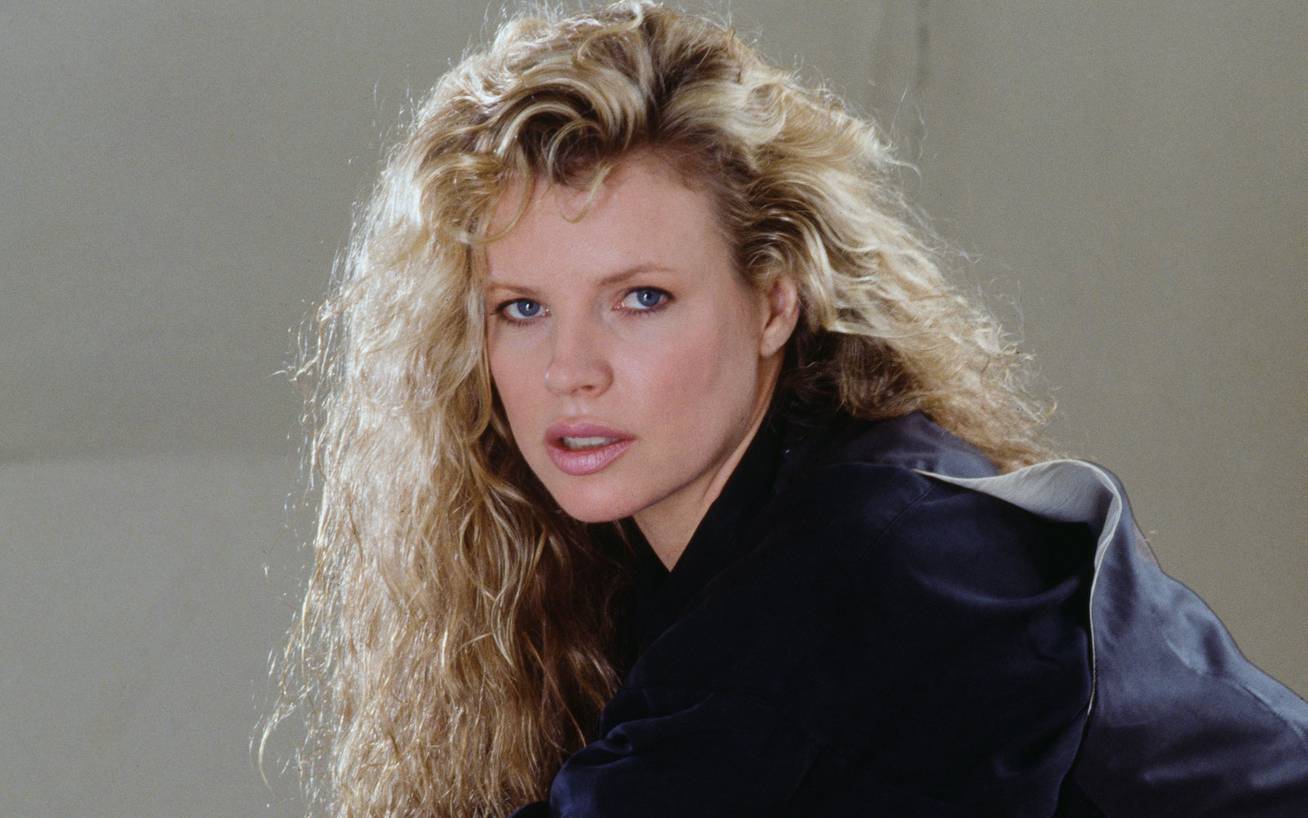 kim basinger biography